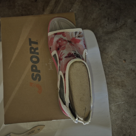 Jambu Floral Pink and White Sandals - Picture 5 of 6